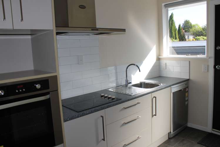 4/16 Holly Road Saint Albans_6