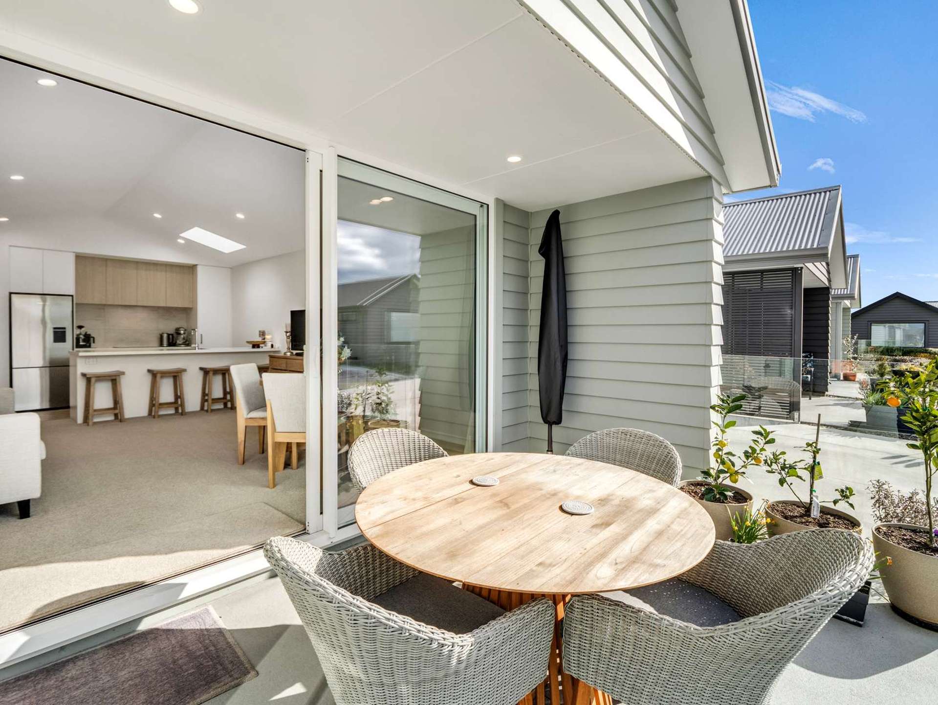 214/30 Bob Robertson Drive Woodend_0