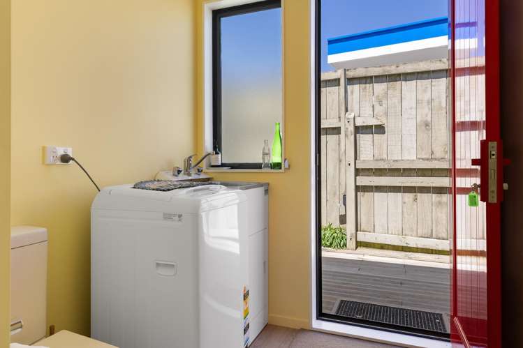 1/202 Lake Terrace Waipahihi_18