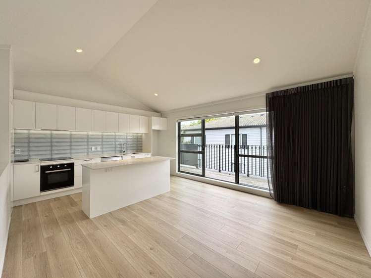 2/42 Saint Benedicts Street Eden Terrace_1