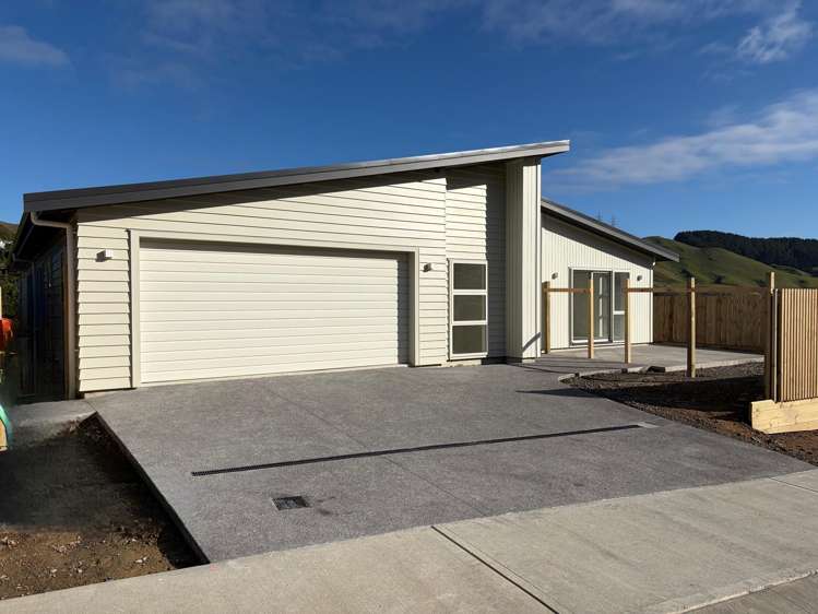 41 Crompton Avenue_0