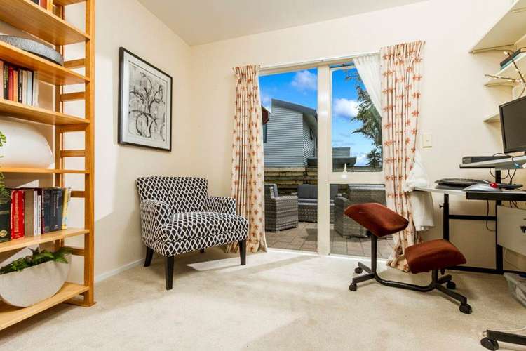 2/69 Seaview Road Castor Bay_16