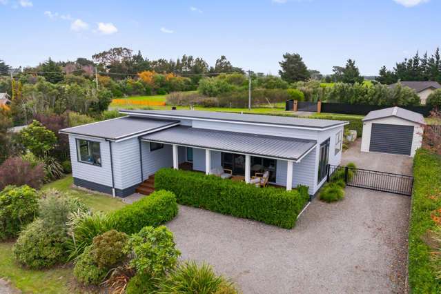 Bright, Modern Living with Private Appeal