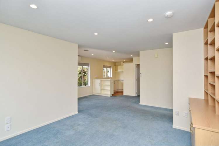 2c Hilton Drive Amberley_2