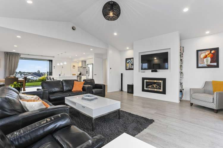 6 Tuangi Street Long Bay_7