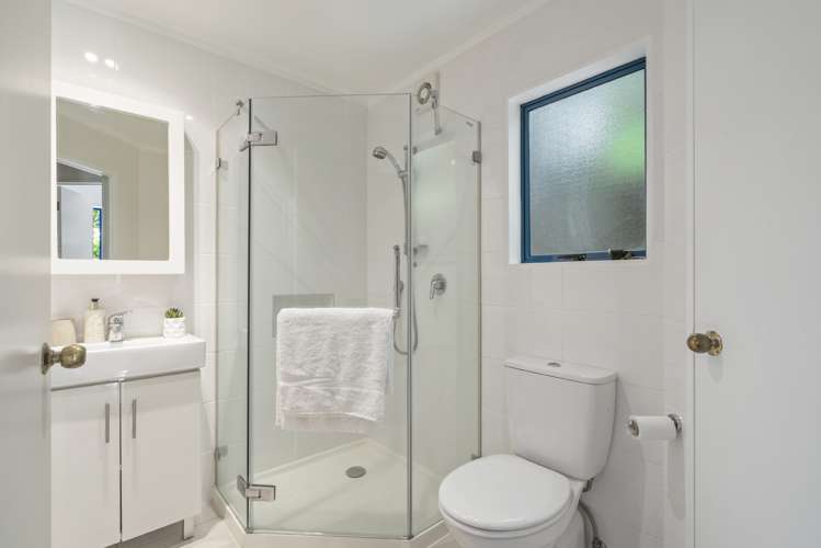 2/3 Beach Road Northcote Point_24