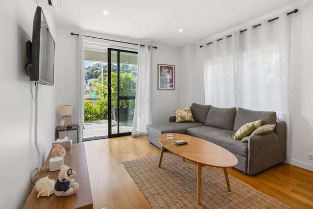 G04/987 Mount Eden Road Three Kings_2