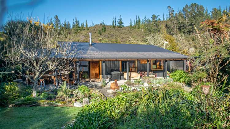 1041 Collingwood-Bainham Main Road_0