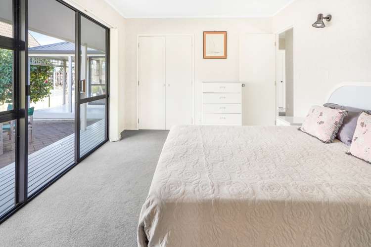 4 Oregon Crescent Glenview_11