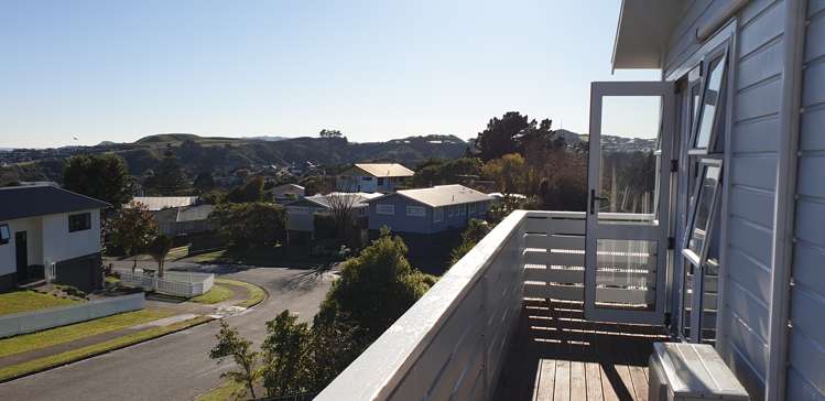 3 Quinn Grove Porirua East_5