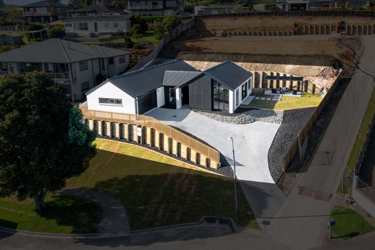 11 Holcombrooke Lane Welcome Bay_36