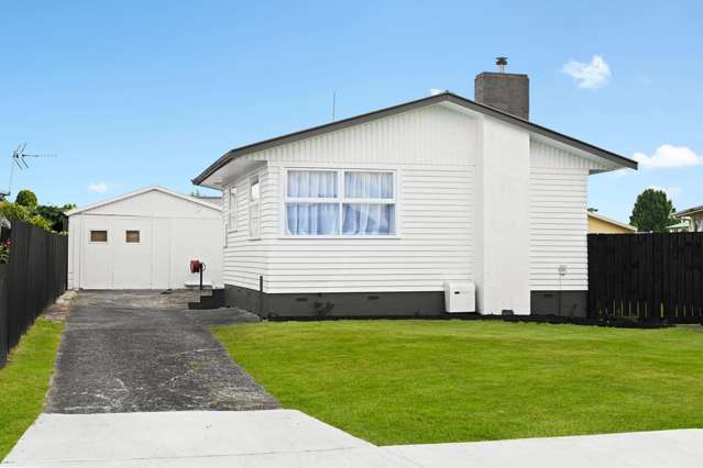 Freehold Renovated Home – First Home or Investment