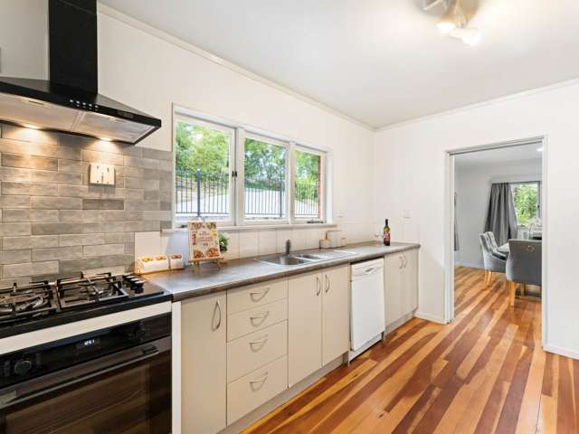 42 West Lynn Road Titirangi_3