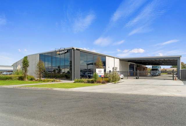 Position your business alongside Hamilton Airport