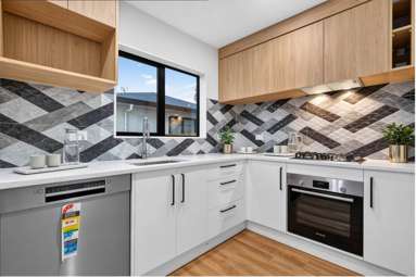 Lots 4 - 7/18 Airfield Drive_1