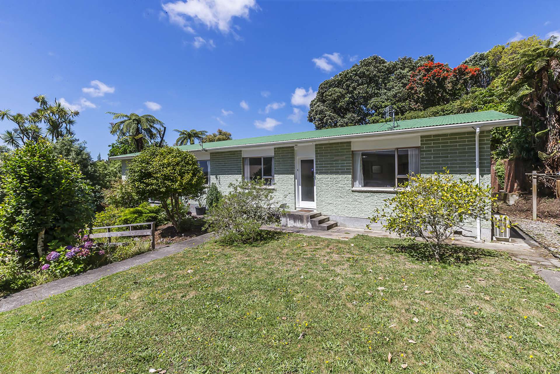 2/16 Henderson Street Karori_0