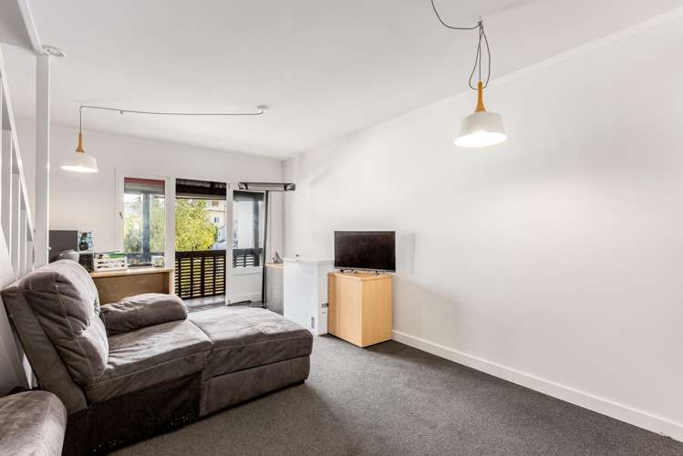 18/46 Hiropi Street Newtown_2