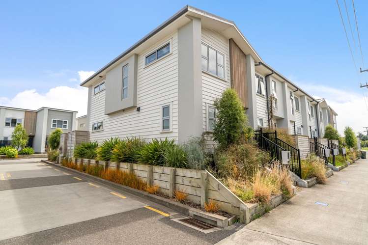 1119A High Street Taita_17