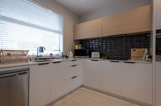 30/4 Stables Lane Millwater_1