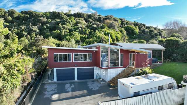 Beach living with privacy, space and style