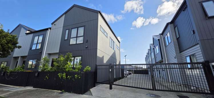 1/1 Holland Avenue Point England_29