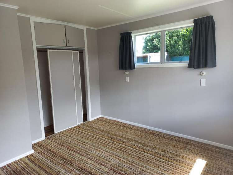 11 Fairbank Avenue Stratford_10