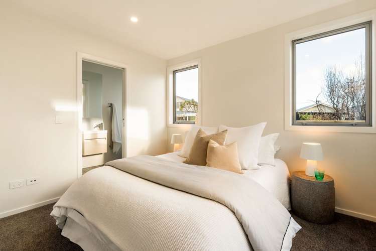 26 Resolution Street (4 x Finished Homes) Lyall Bay_12