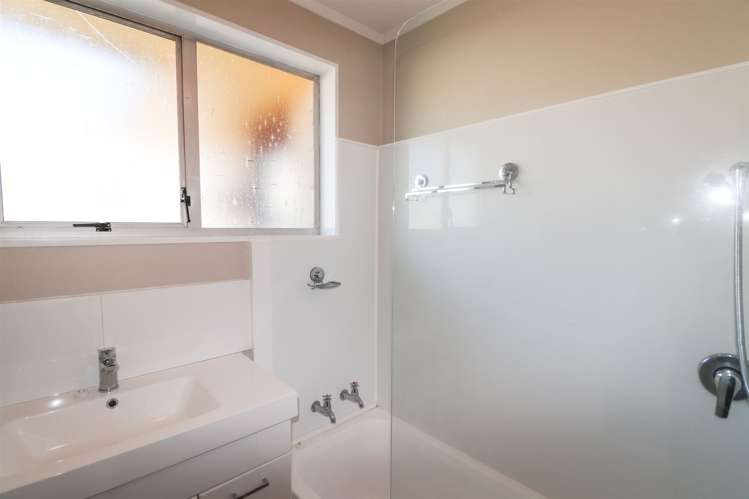 2/65 Wilson Street Seaview_5