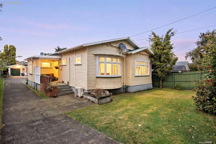 24 Fairleigh Avenue Mount Albert_5