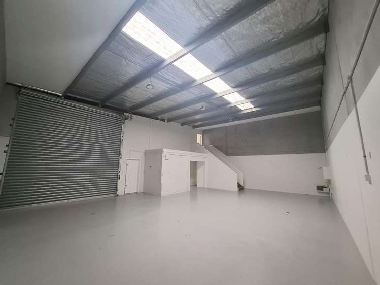 3/4087 Great North Road Kelston_3