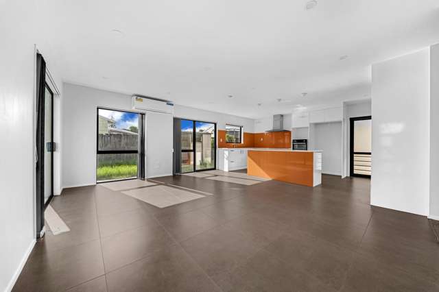 1/25 Kennington Drive Clendon Park_3
