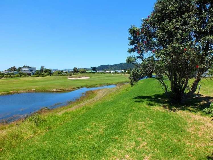 165 The Fairway Matarangi_6