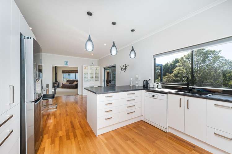 8 Greenwood Place Fitzherbert_13
