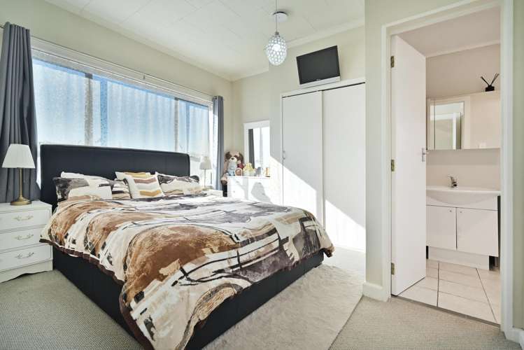 805 Queen Street East Parkvale_5