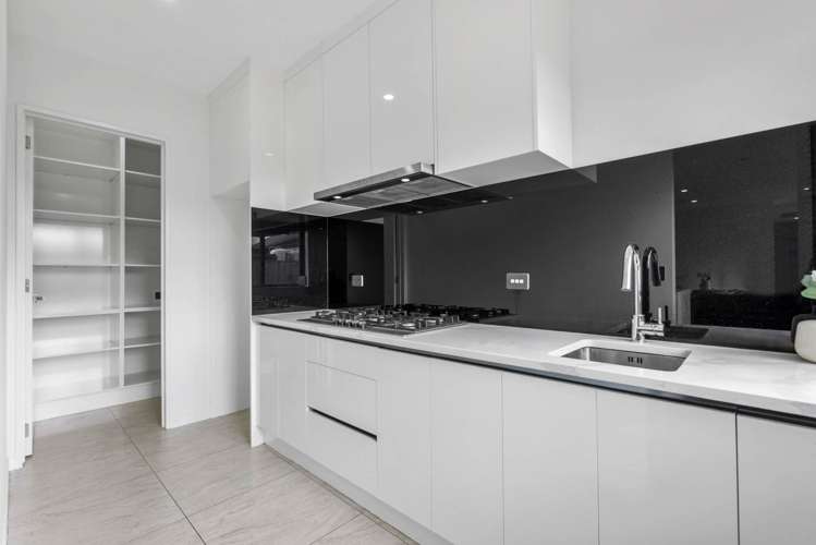 14 Leebank Crescent Riverhead_11