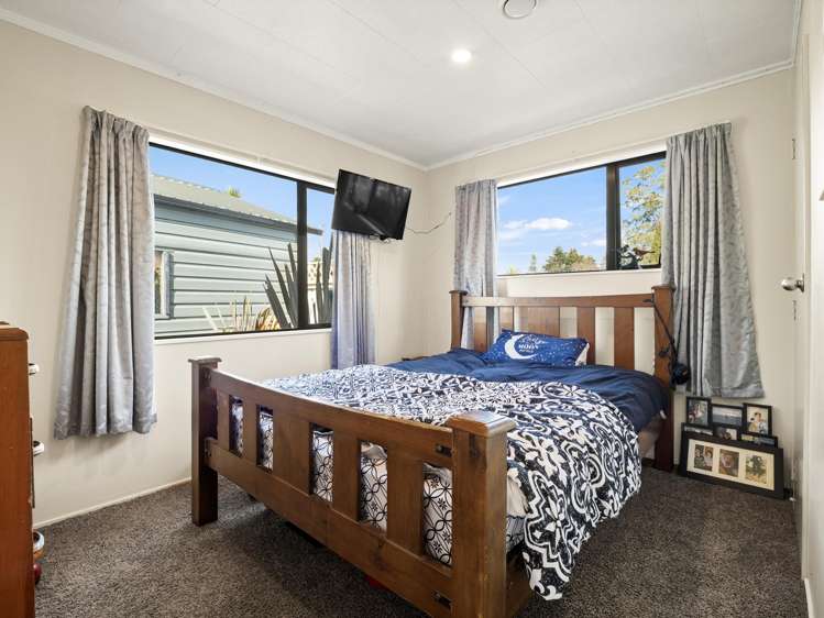 19 Kennard Crescent Karitane_21