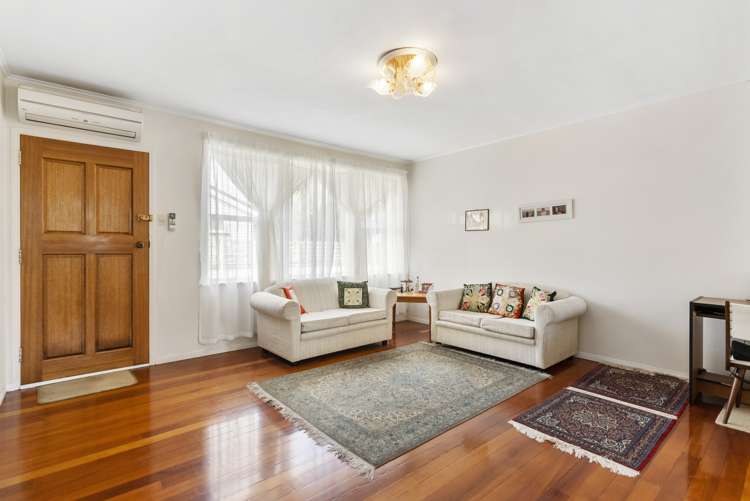 2/11 Preston Avenue Mount Albert_5