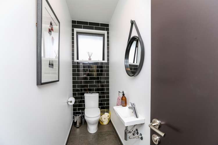 8a Sampson Avenue Waiwhakaiho_18