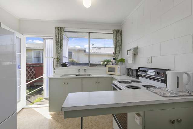 2/14 Jillett Street Titahi Bay_2