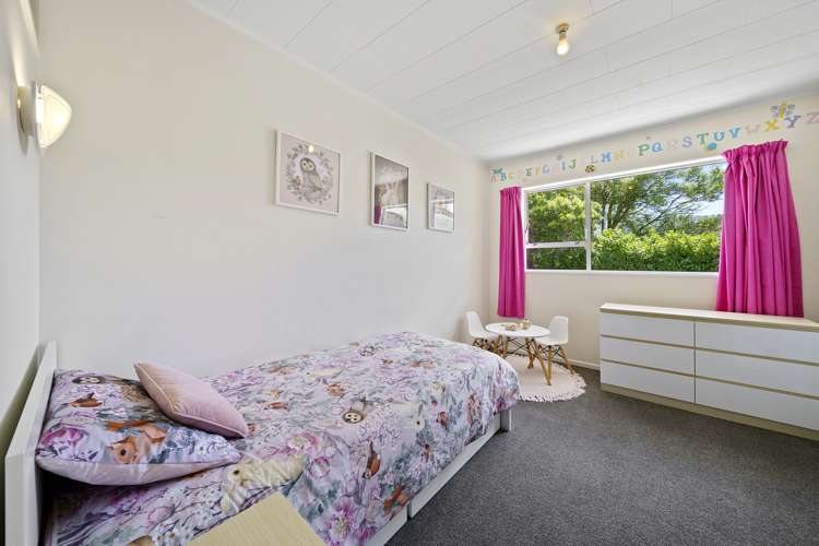 8 Sharpe Crescent Wainuiomata_11