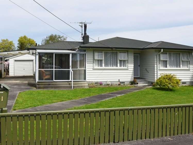 51 Intermediate Street Solway_22