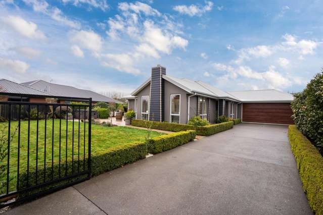 Sun-filled, Contemporary Northwood Residence!
