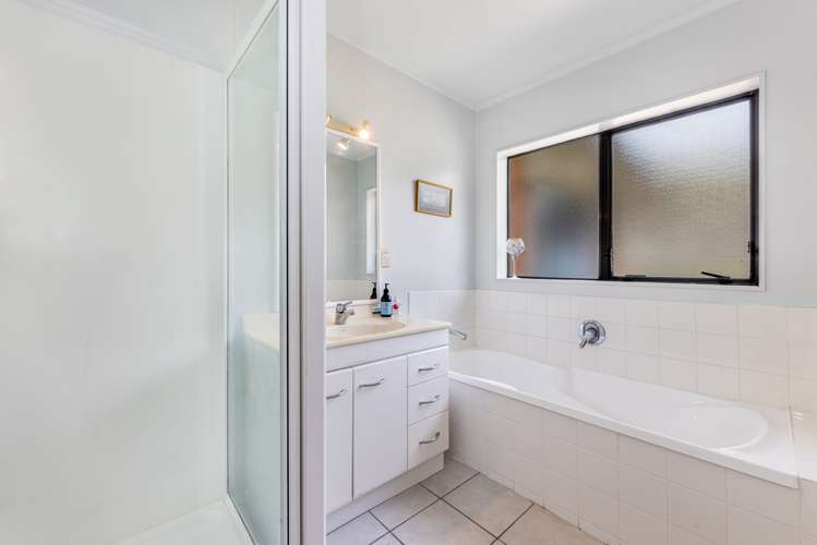 8 Millstream Drive Henderson_11