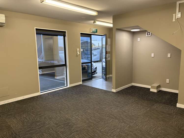 2/15 Anchorage Road Hornby_7