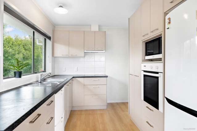 2/107 Golf Road New Lynn_4