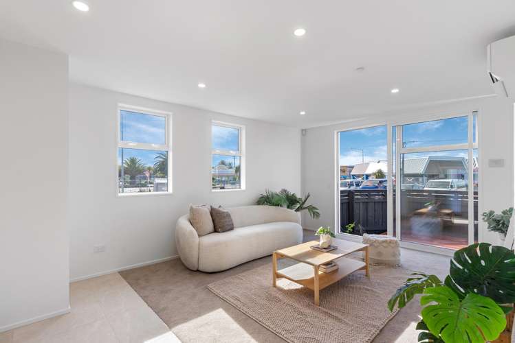 1-6/16 Oram Avenue New Brighton_5