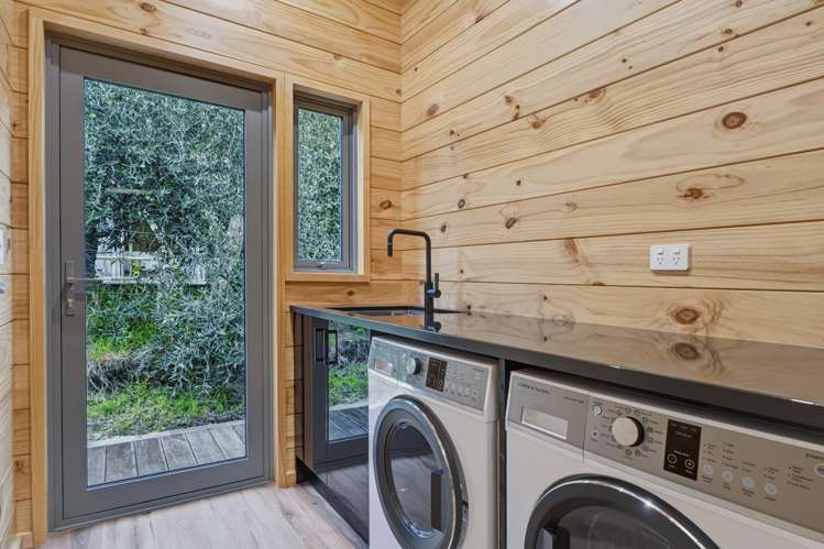 324 and 326 Tangiora Avenue Whangapoua_28
