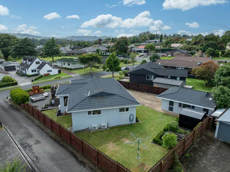 37 Sheridan Crescent Cambridge_16