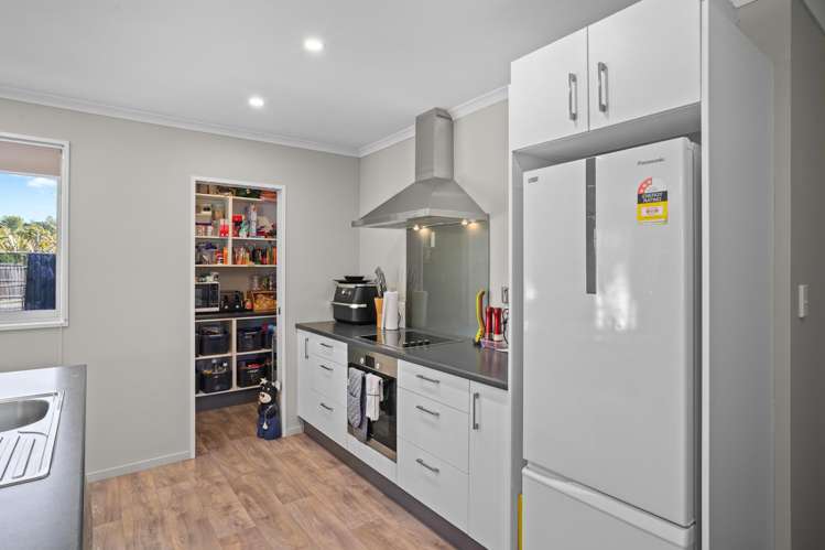 8/17 Wineberry Avenue Amberley_7