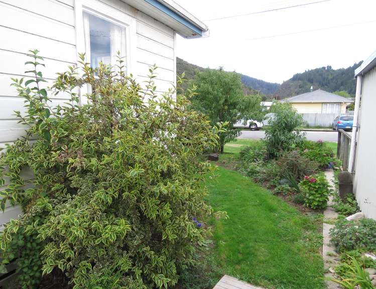 8 Ranft Street Reefton_16